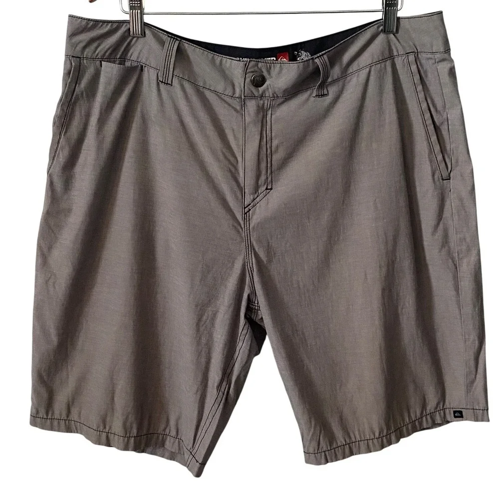 Quiksilver Amphibians Mens XL Grey Hybrid Boardshorts Walkshorts Water Shorts